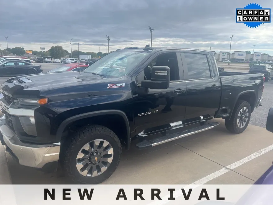 2022 Chevrolet Silverado 2500HD LT photo 1