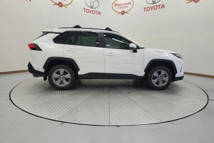2024 Toyota RAV4 XLE photo 1