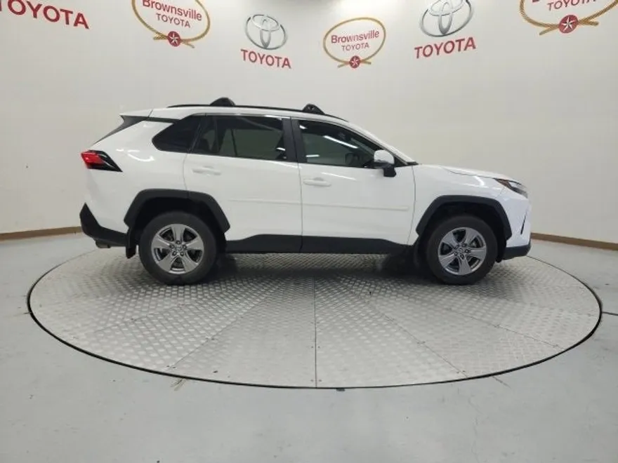2024 Toyota RAV4 XLE photo 1