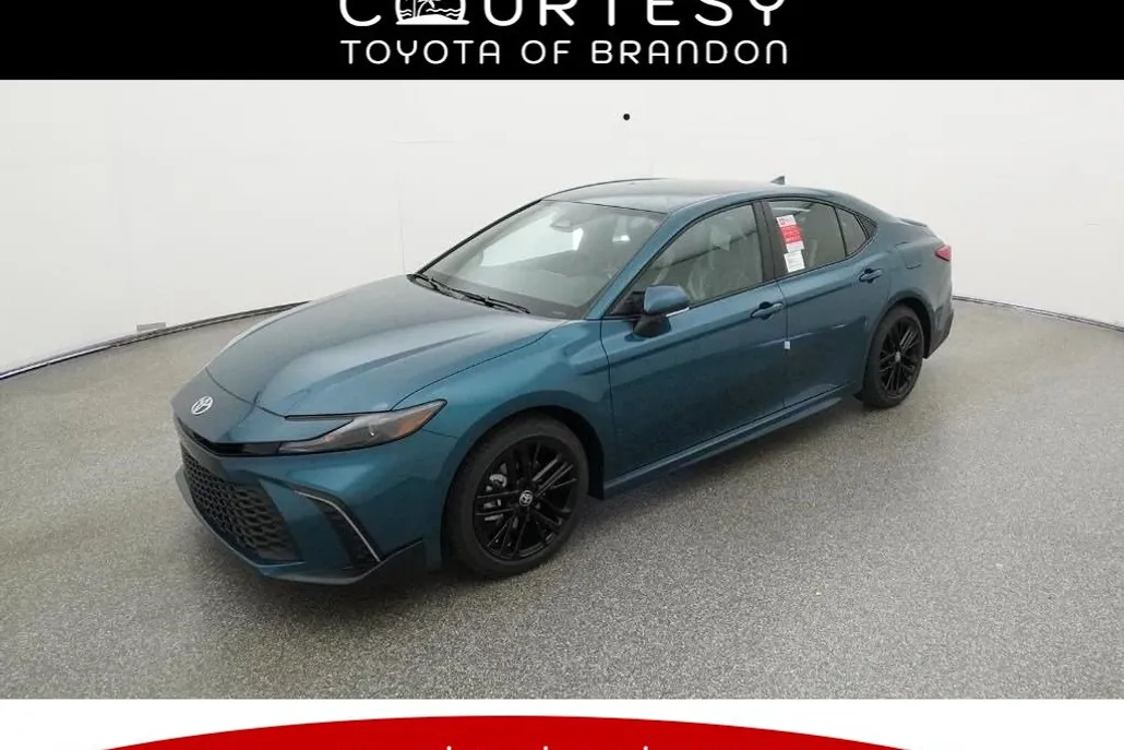 2026 Toyota Camry SE photo 1