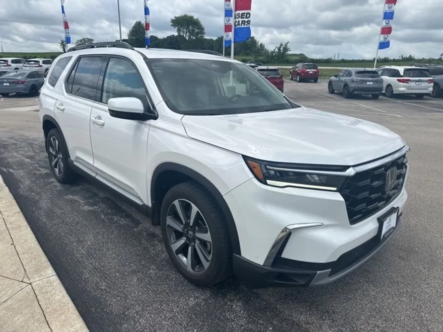 2024 Honda Pilot Touring photo 1