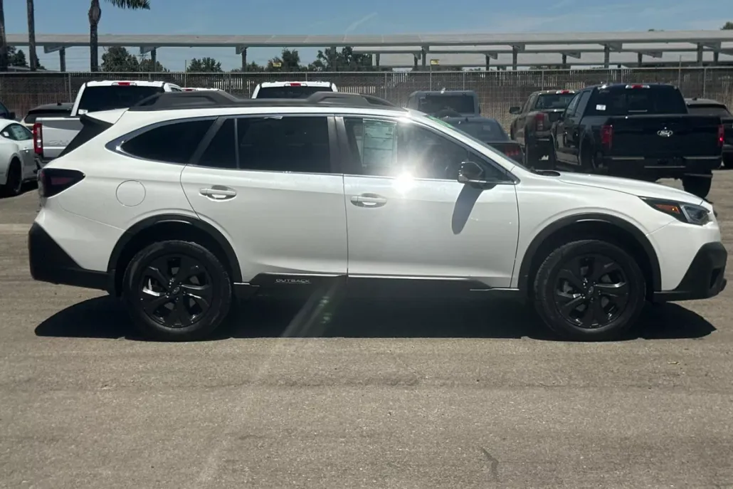 2020 Subaru Outback Onyx Edition XT photo 1