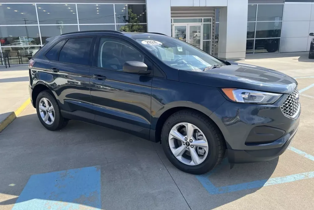 2024 Ford Edge SE photo 1