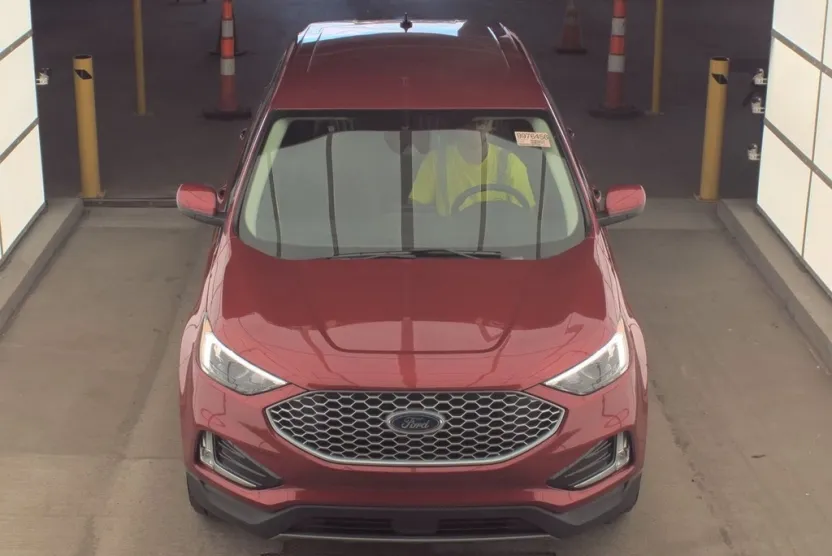 2023 Ford Edge SEL photo 1