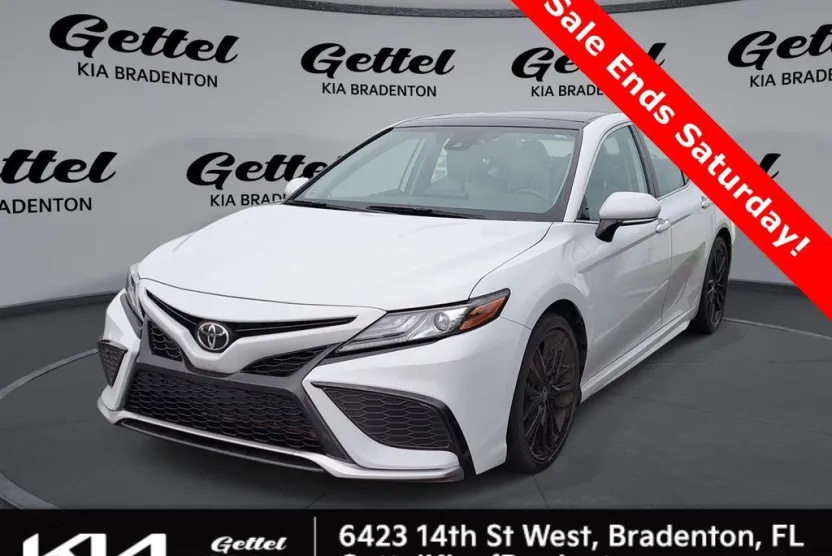 2022 Toyota Camry XSE photo 1