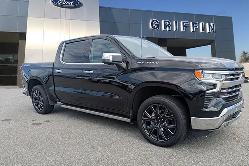 2024 Chevrolet Silverado 1500 LTZ photo 1