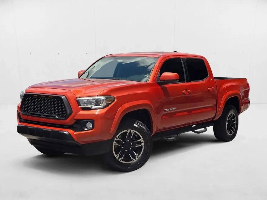 2017 Toyota Tacoma SR5 Double Cab V6 photo 1