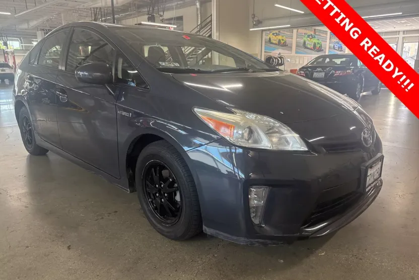 2013 Toyota Prius Two photo 1