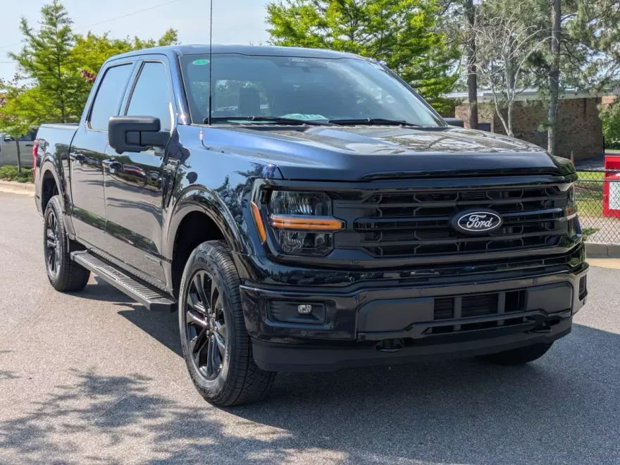 2025 Ford F-150 XLT photo 1