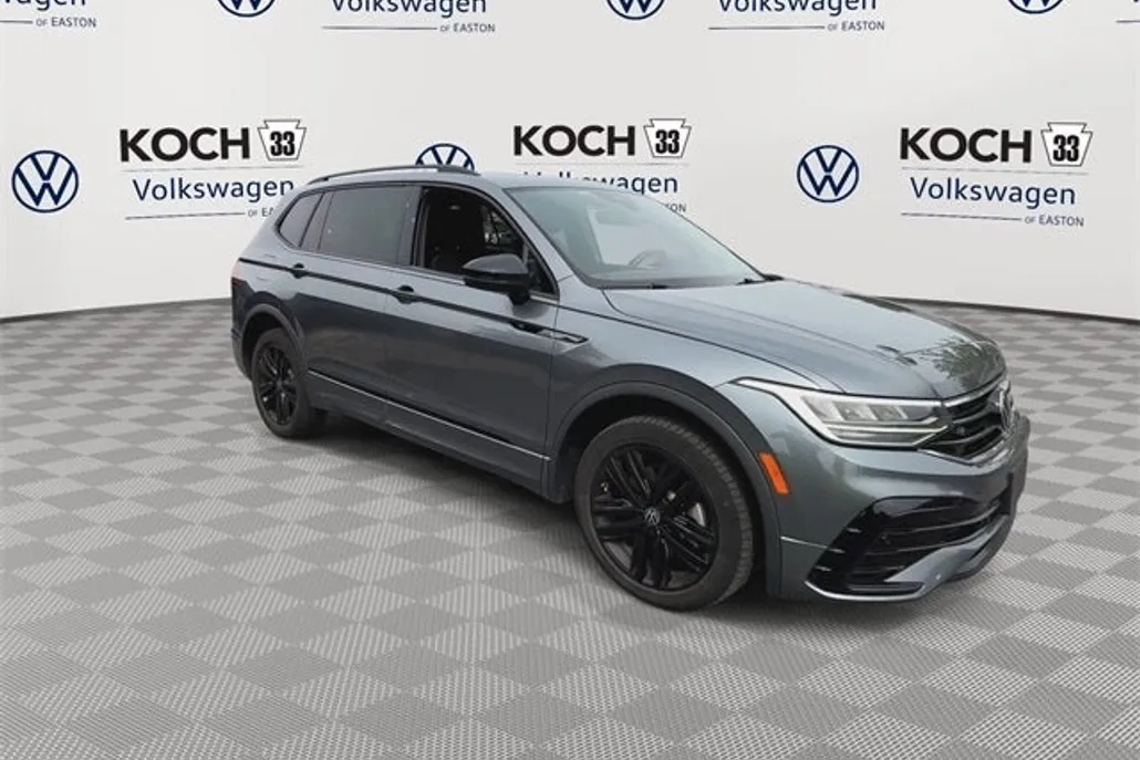 2022 Volkswagen Tiguan SE R-Line Black photo 1