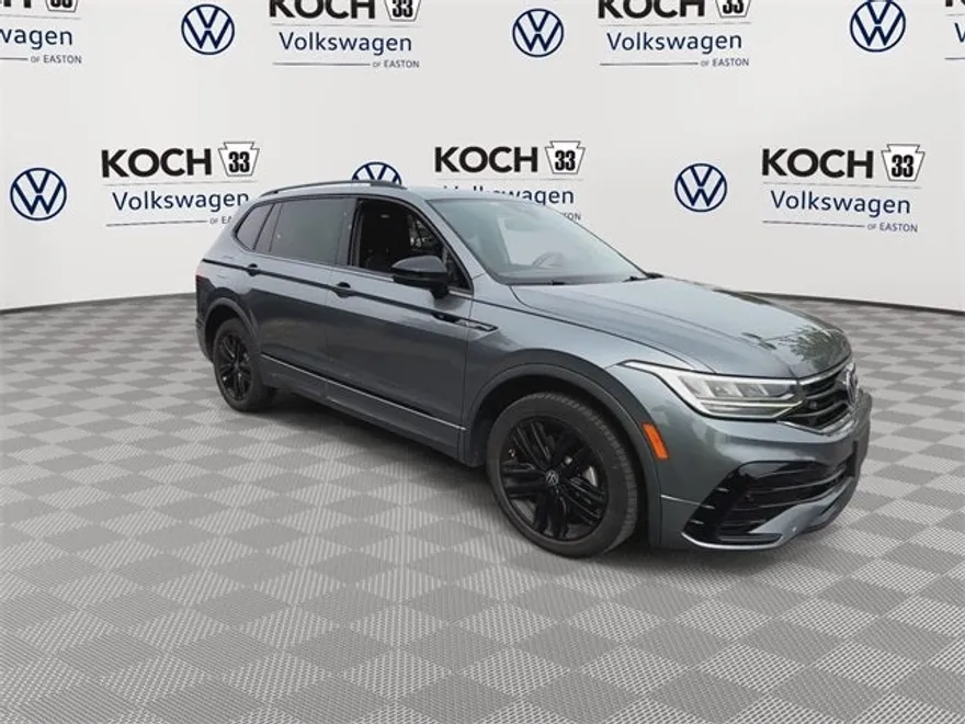 2022 Volkswagen Tiguan SE R-Line Black photo 1