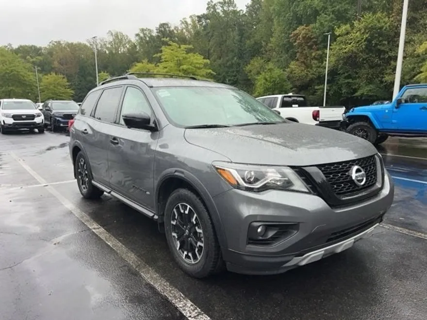 2019 Nissan Pathfinder 4x4 SL photo 1