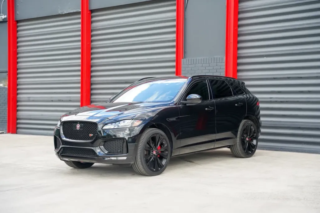 2019 Jaguar F-PACE S photo 1