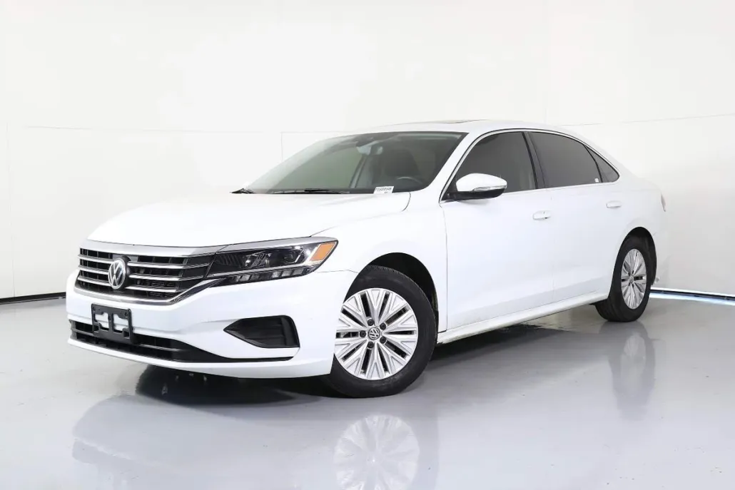 2022 Volkswagen Passat SE photo 1