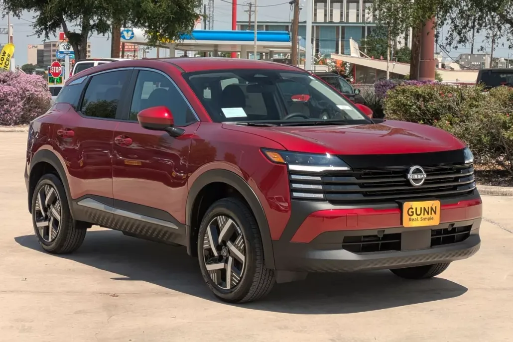 2025 Nissan Kicks SV photo 1