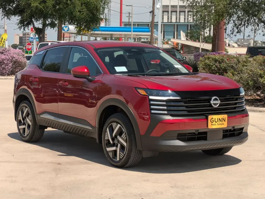 2025 Nissan Kicks SV photo 1