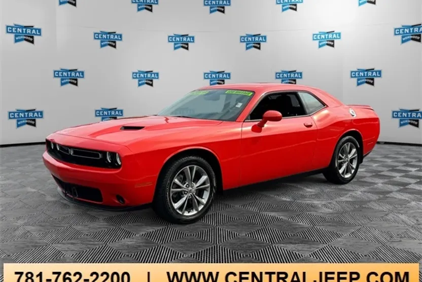 2020 Dodge Challenger SXT photo 1