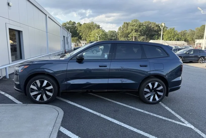 2025 Volvo EX90 Twin Motor Performance Ultra photo 1