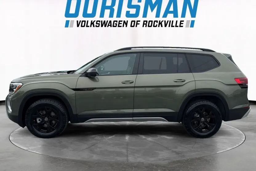 2025 Volkswagen Atlas Peak Edition SE photo 1