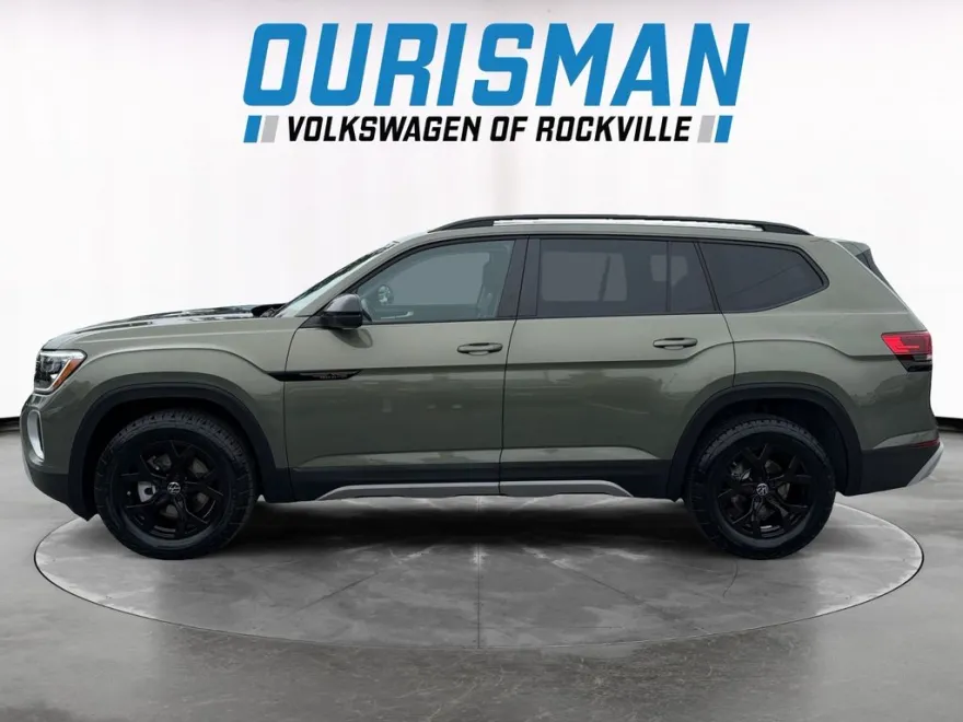 2025 Volkswagen Atlas Peak Edition SE photo 1