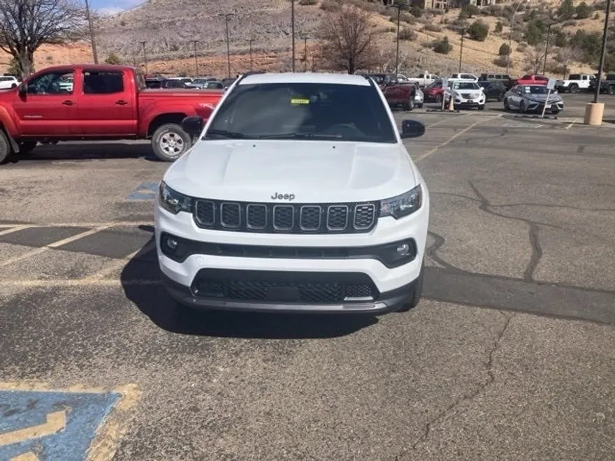 2025 Jeep Compass Latitude photo 1