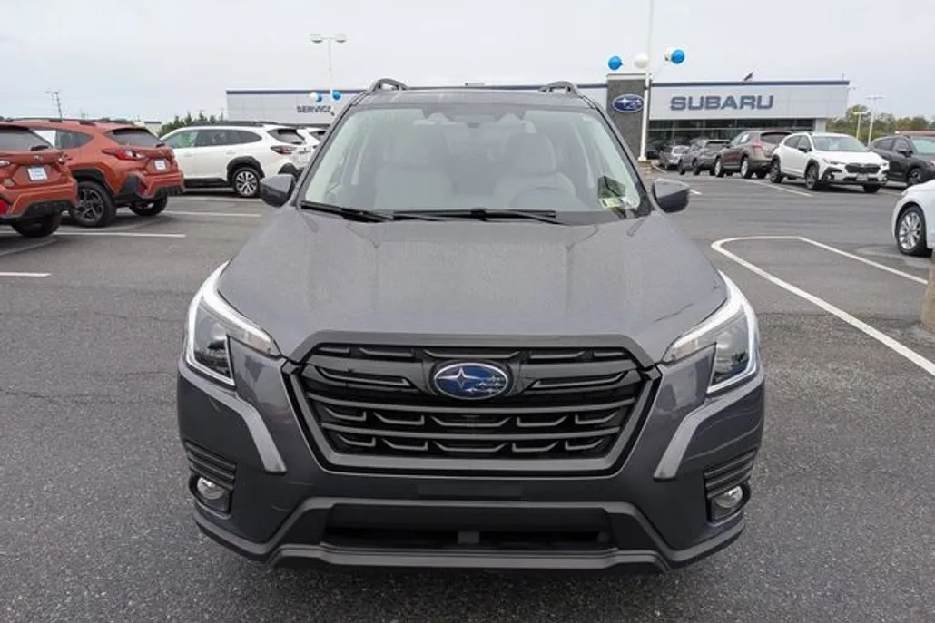 2022 Subaru Forester Premium photo 1