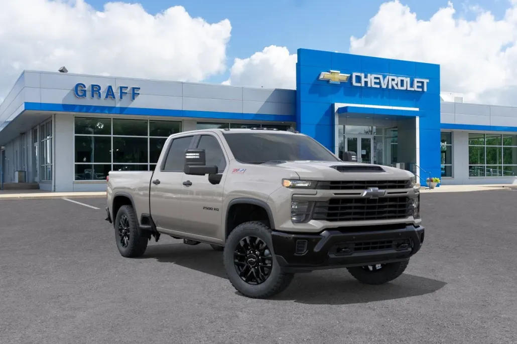 2026 Chevrolet Silverado Custom photo 1