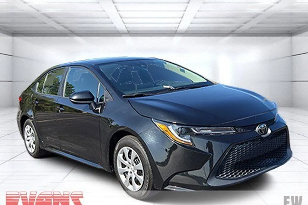 2022 Toyota Corolla LE photo 1