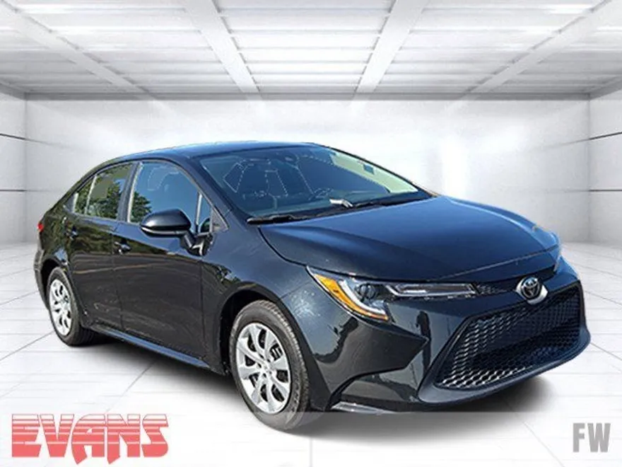 2022 Toyota Corolla LE photo 1