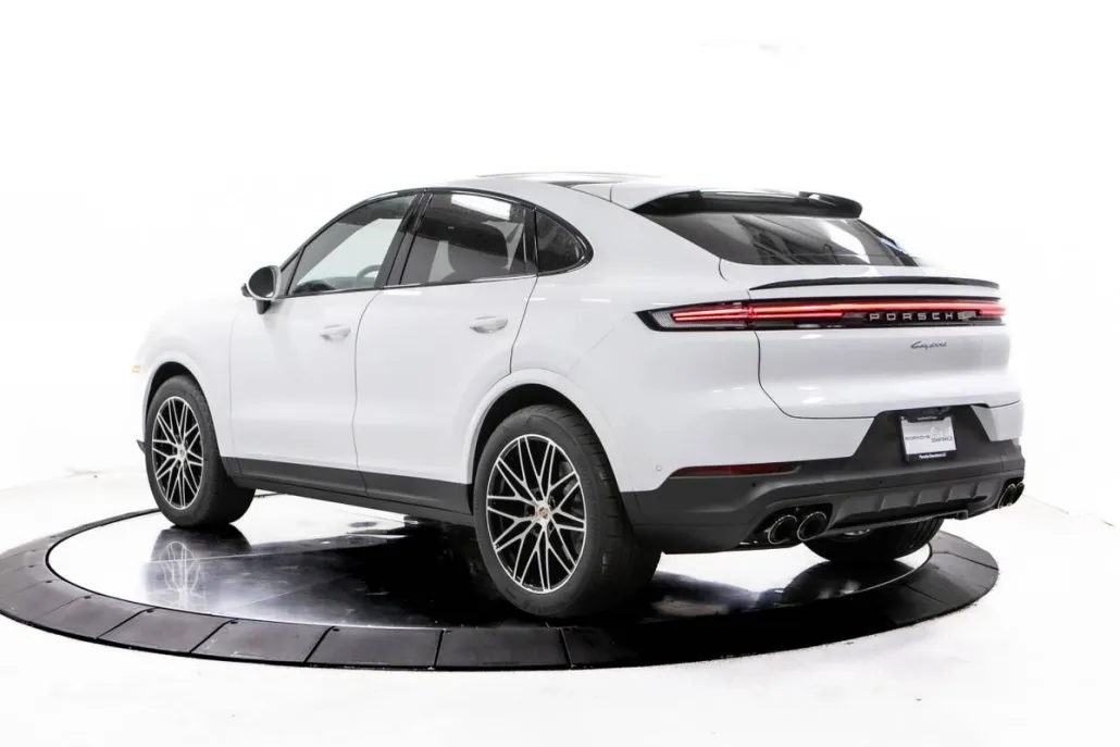 2026 Porsche Cayenne Coupe photo 1