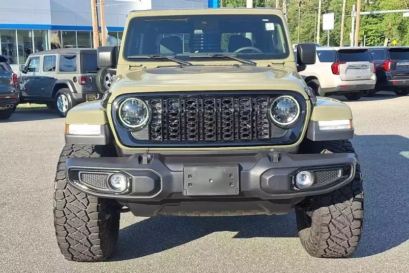 2025 Jeep Gladiator Willys photo 1