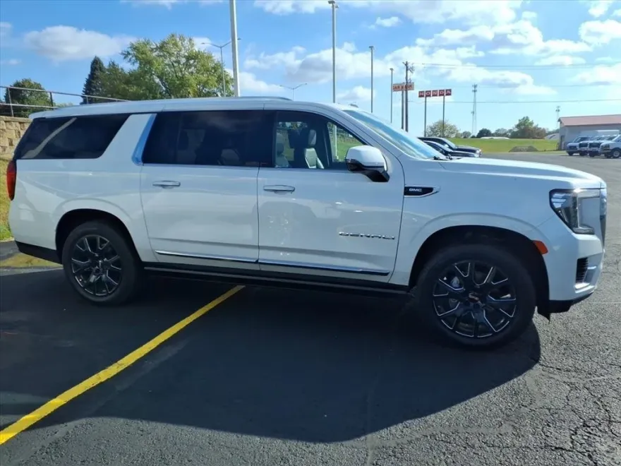 2021 Gmc Yukon XL Denali photo 1