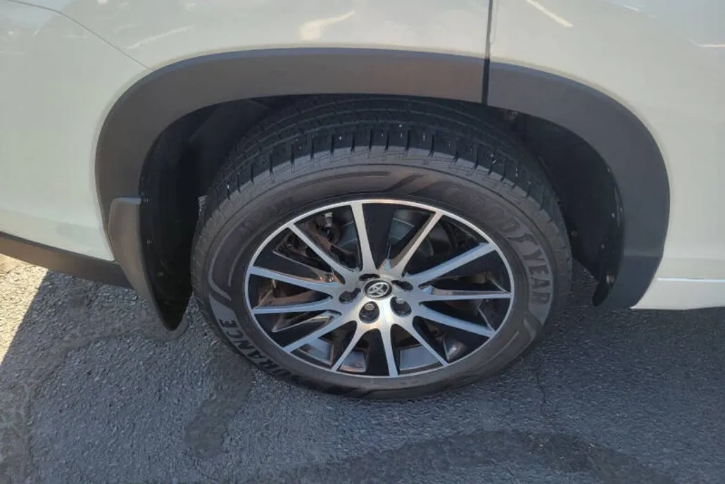 2019 Jeep Cherokee Trailhawk photo 1