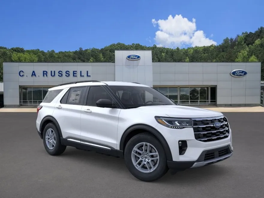 2025 Ford Explorer photo 1