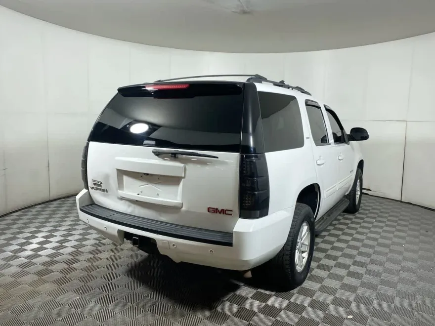 2012 Gmc Yukon SLT photo 1