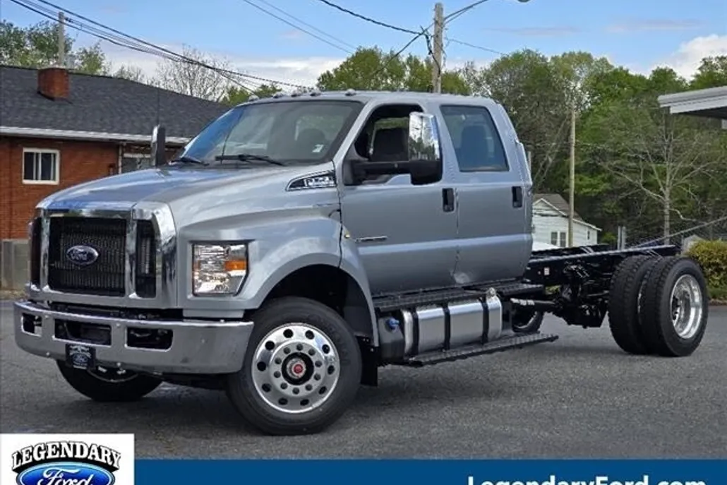 2026 Ford F-750 Base Crew Cab photo 1