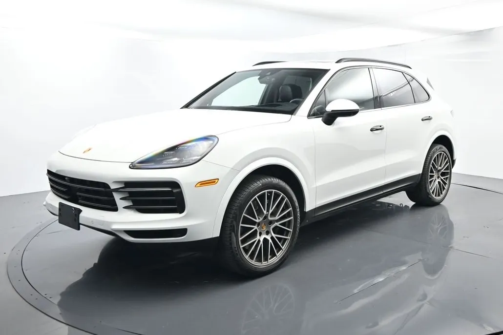 2023 Porsche Cayenne S Platinum Edition photo 1