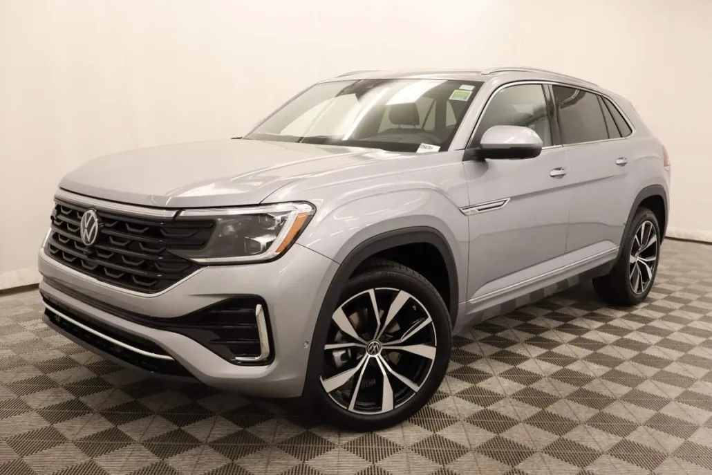 2026 Volkswagen Atlas Cross Sport SEL Premium R-Line photo 1