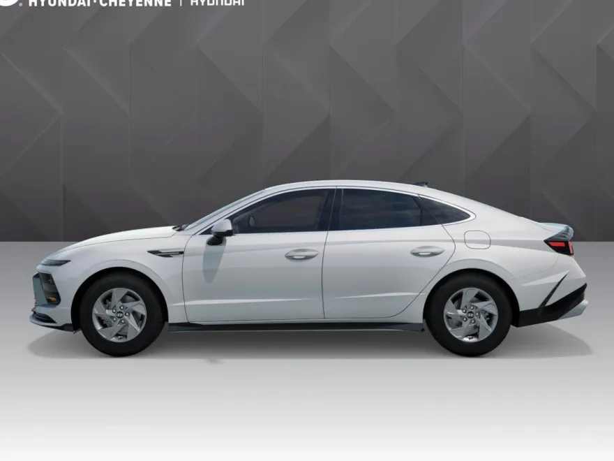 2025 Hyundai Sonata SE photo 1