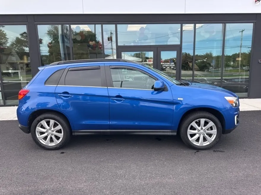 2015 Mitsubishi Outlander Sport SE photo 1