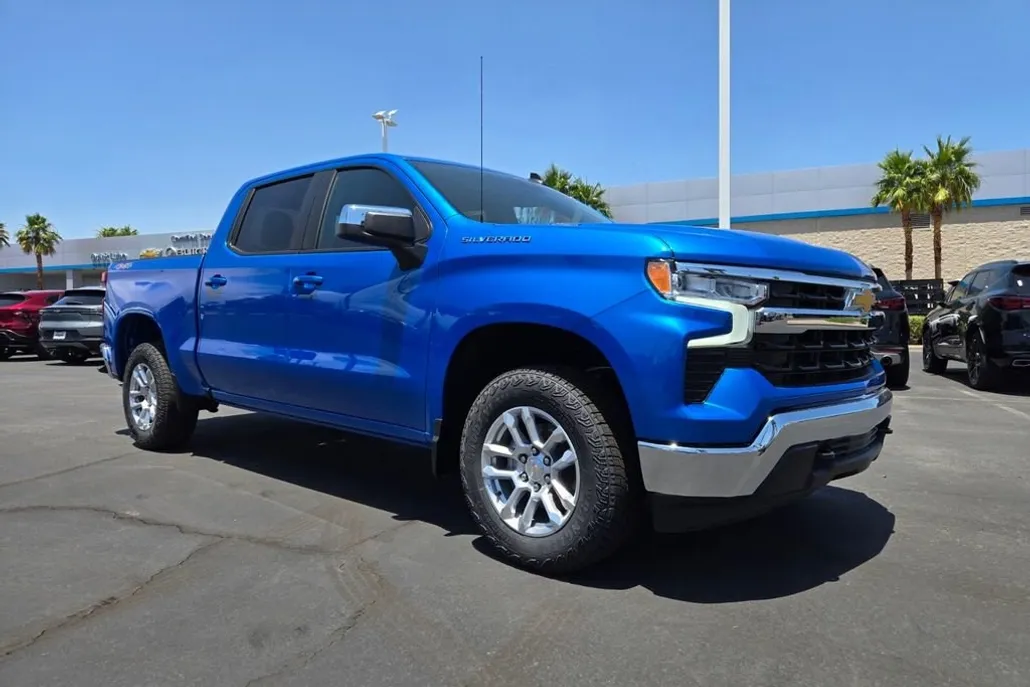 2025 Chevrolet Silverado 1500 LT photo 1