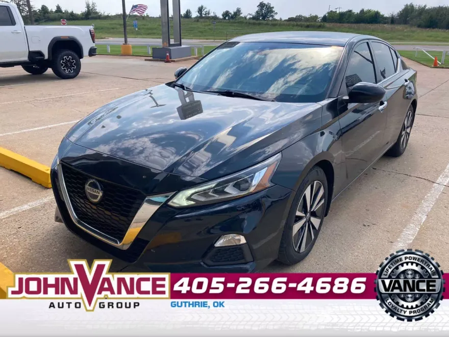 2022 Nissan Altima 2.5 SV photo 1