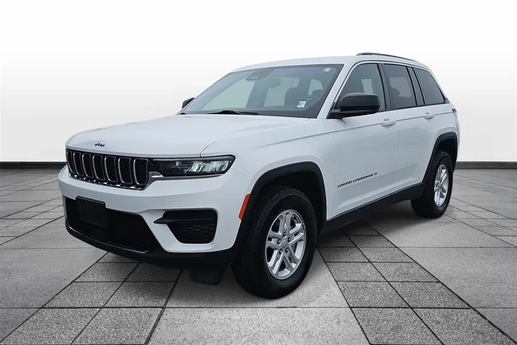 2024 Jeep Grand Cherokee Laredo photo 1