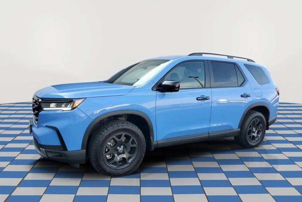 2025 Honda Pilot TrailSport photo 1