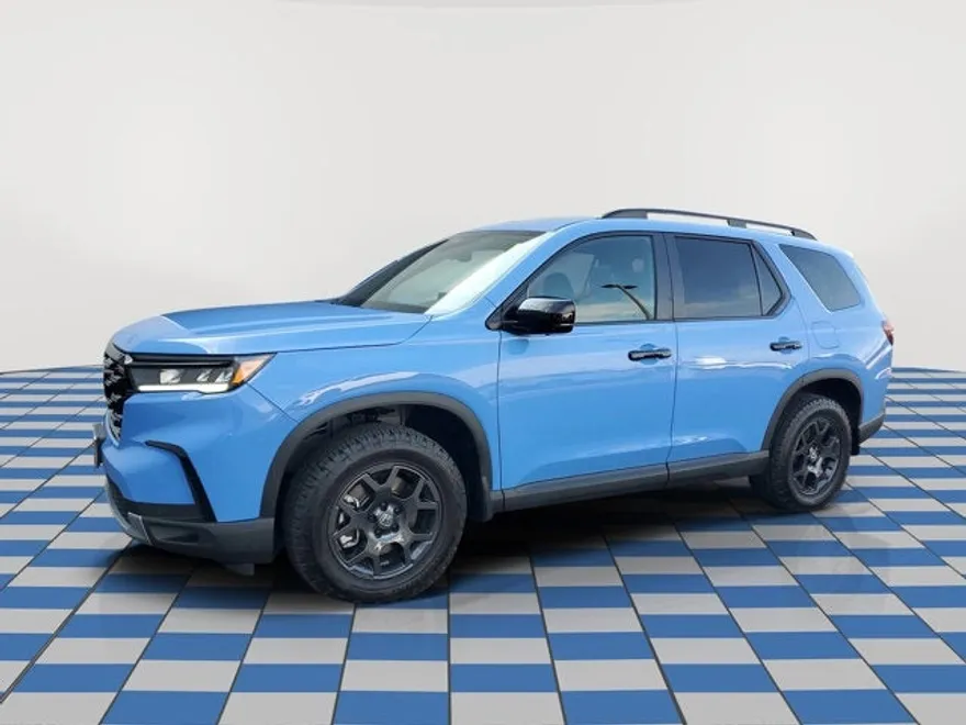 2025 Honda Pilot TrailSport photo 1