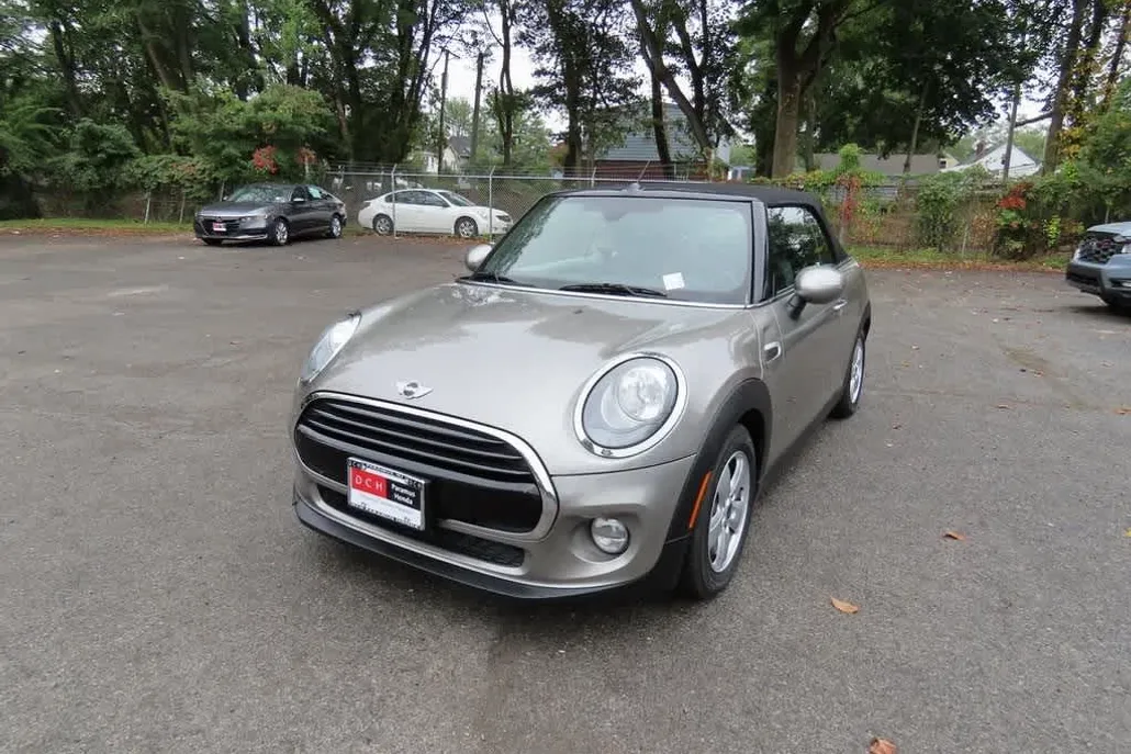 2016 Mini Cooper Convertible photo 1