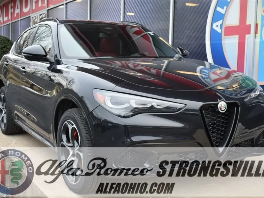 2025 Alfa Romeo Stelvio Sprint Base photo 1