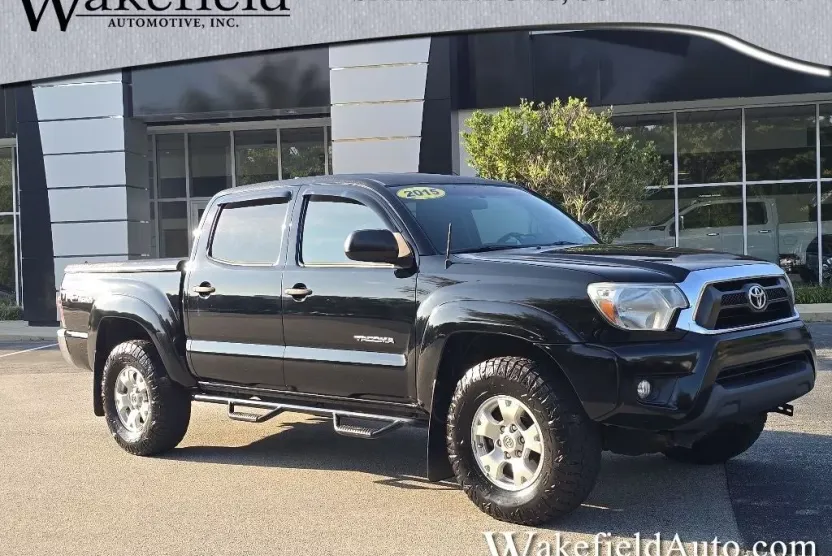 2015 Toyota Tacoma TRD Off-Road photo 1