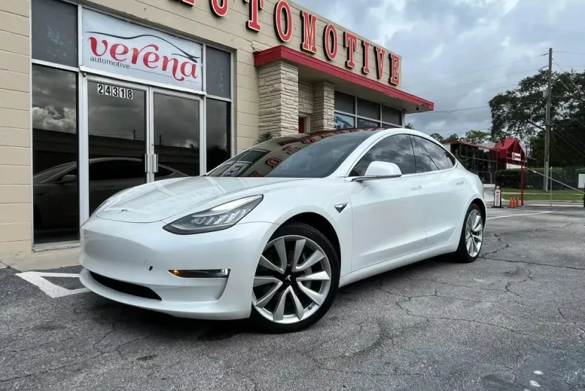 2018 Tesla Model 3 Mid Range photo 1