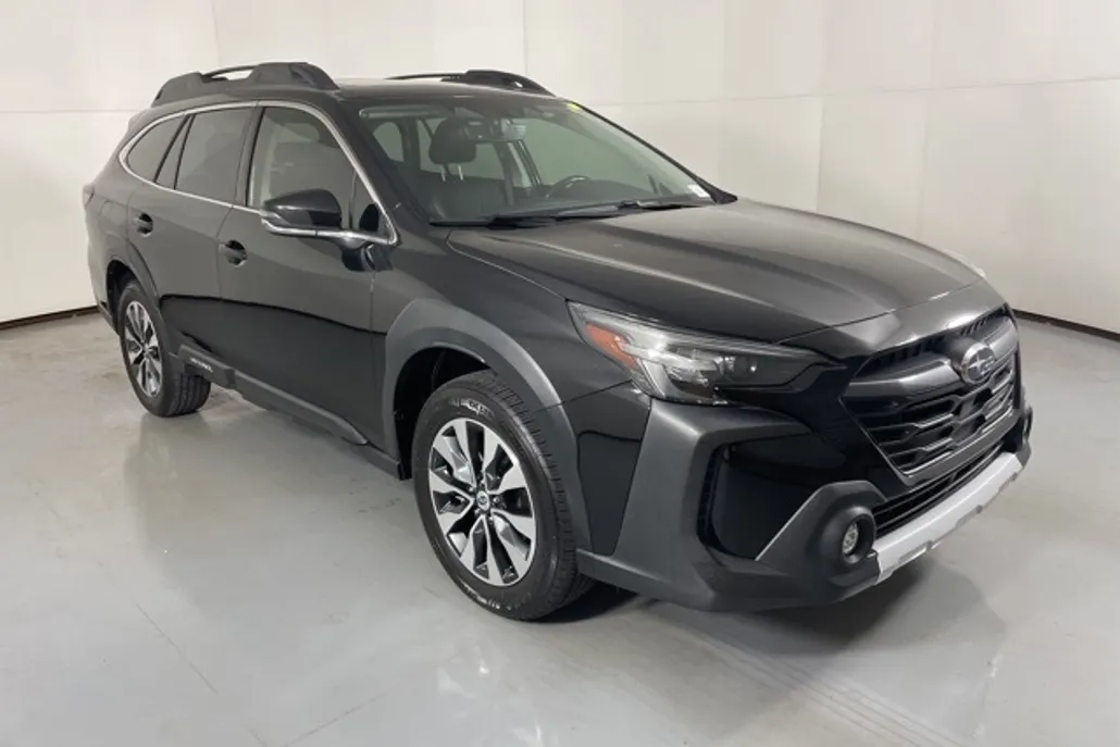 2023 Subaru Outback Limited photo 1